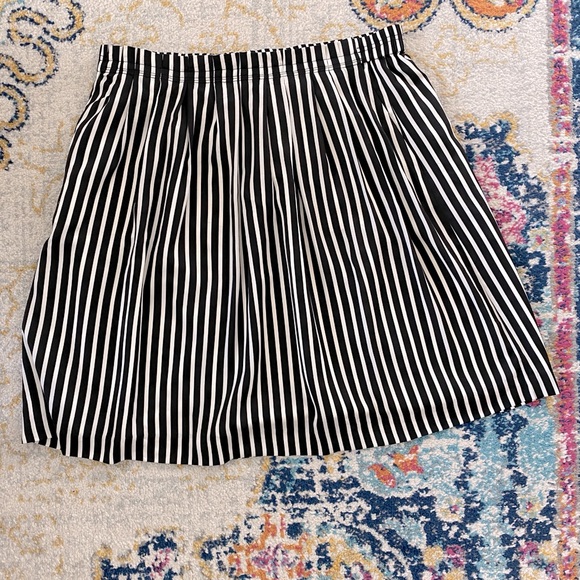 J. Crew Mercantile Black and Ivory (white) Striped Pleated Midi Skirt, Size 16 - Picture 3 of 7